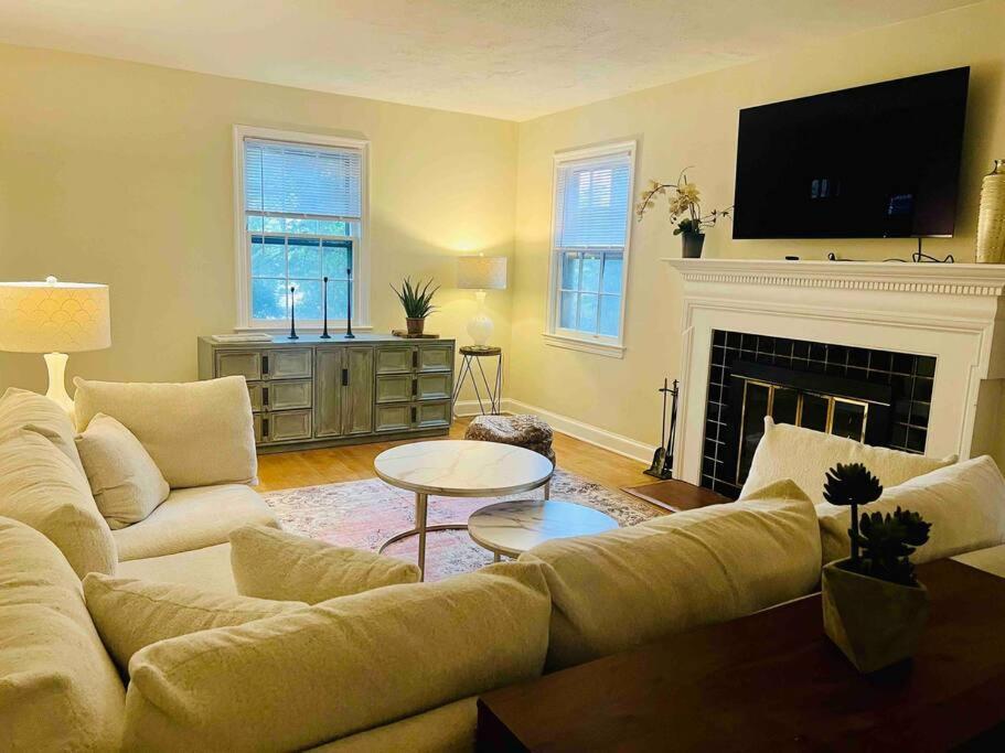 Dc'S Best Location 4 Bed With Parking Walk To Metro And Nightlife Bethesda Row Chevy Chase Exteriér fotografie